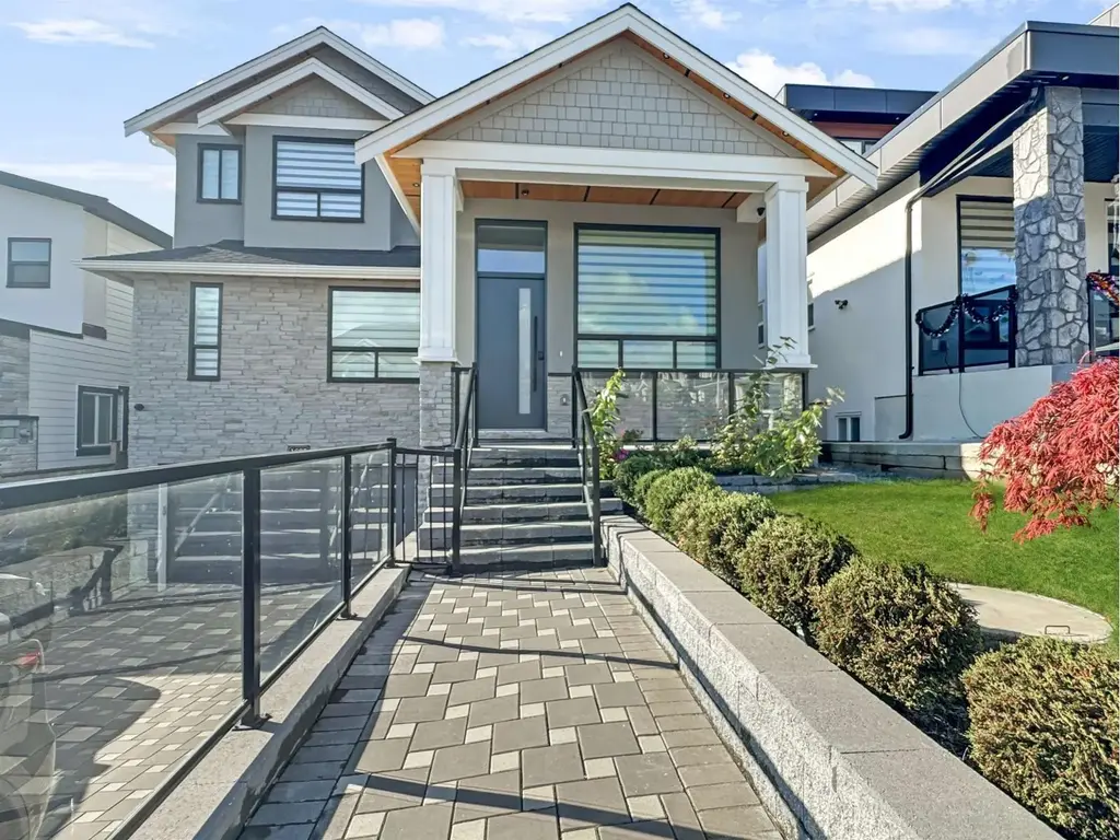 Bsmt 1695 167th Street, Surrey
